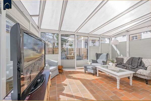 Unclassified image, 1 of 35, button