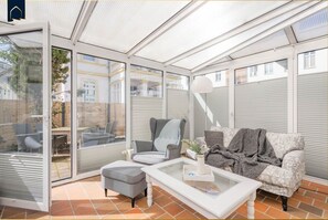 Unclassified image, 3 of 35, button