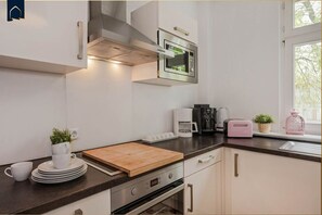Fridge, microwave, oven, stovetop