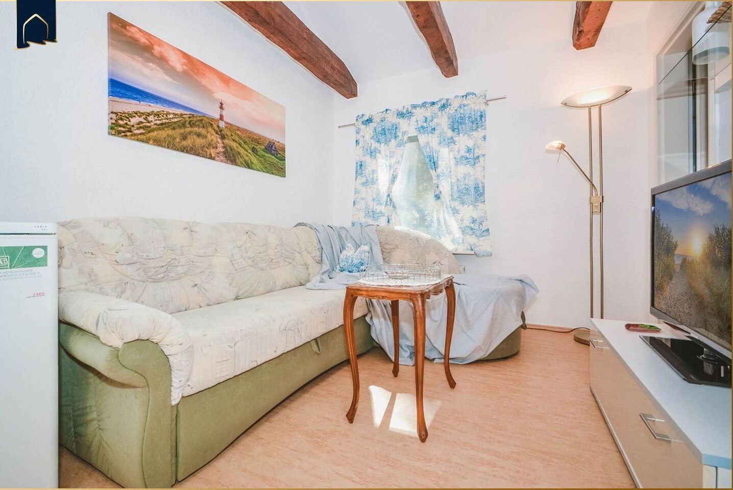 Televisión, reproductor de DVD, estéreo