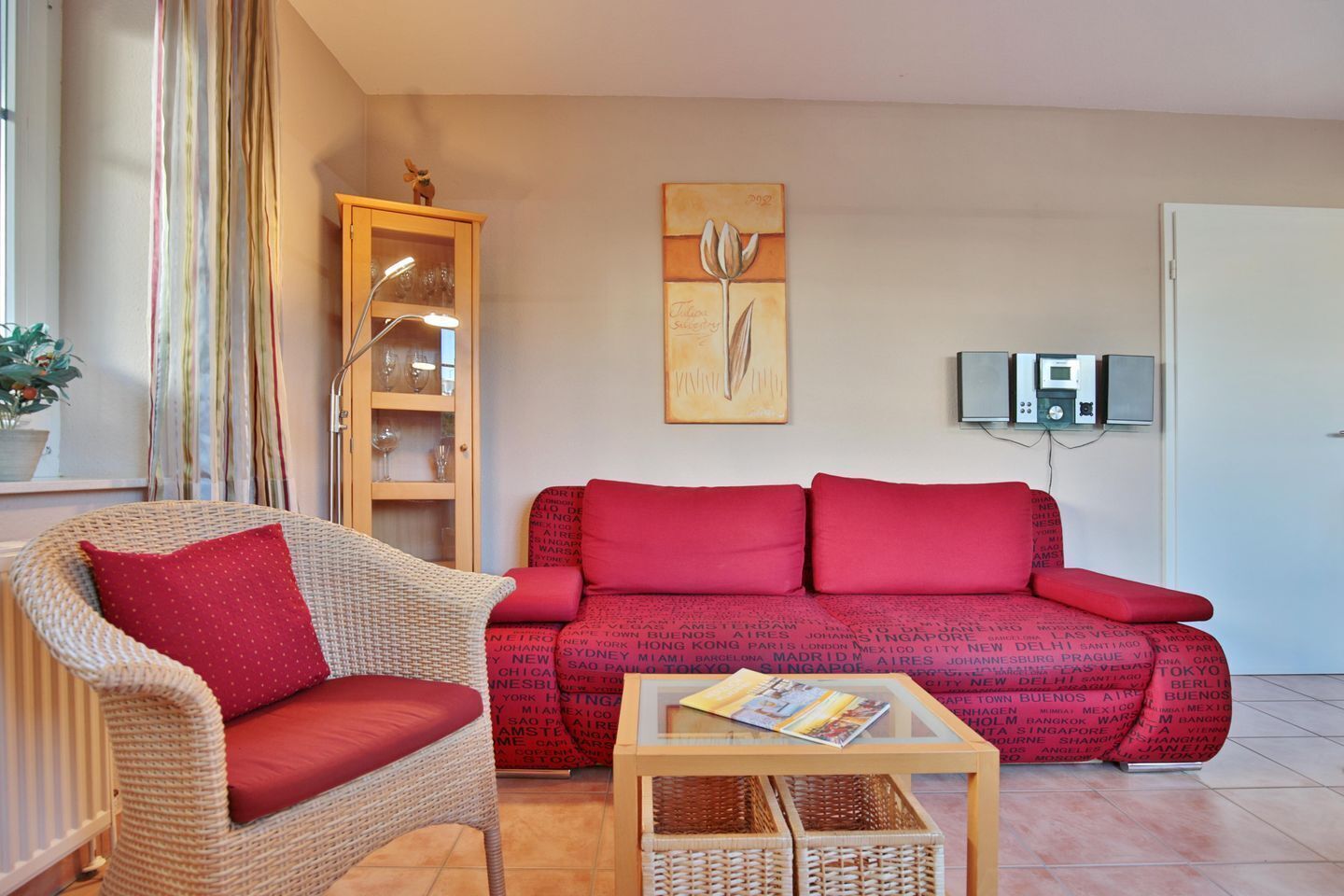 Fernseher, DVD-Player, Stereoanlage