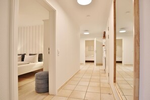 Unclassified image, 5 of 24, button