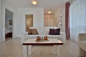 Fernseher, Stereoanlage