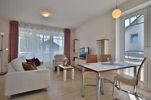 Télévision, chaîne hi-fi