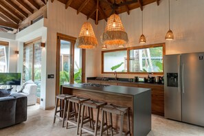 Fridge, oven, stovetop, coffee/tea maker - Vida Nova Casa Resort- A Luxury 7 bedroom Beach Villa (Cobano)