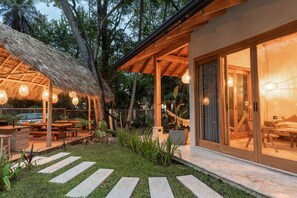 Outdoor dining - Vida Nova Casa Resort- A Luxury 7 bedroom Beach Villa (Cobano)