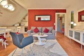 TV, DVD player, stereo - Haus Parkblick Apartment 10 - Haus Parkblick, Timmendorfer Strand (Timmendorfer Strand)