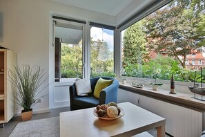 Unclassified image, 2 of 37, button