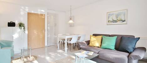 TV, DVD player, stereo