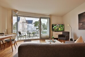 Fernseher, Stereoanlage