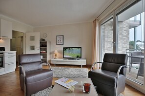 Unclassified image, 2 of 17, button