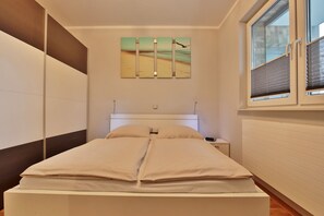 2 Schlafzimmer, Zimmersafe, Bügeleisen/Bügelbrett, WLAN