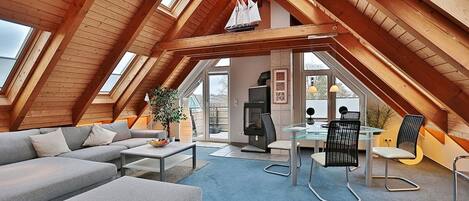 Televisio, takka, DVD-soitin, stereot