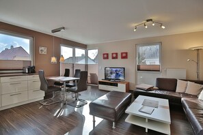 TV, lettore DVD, impianto stereo