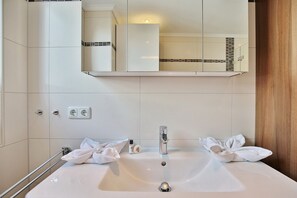 Chuveiro, secador de cabelo