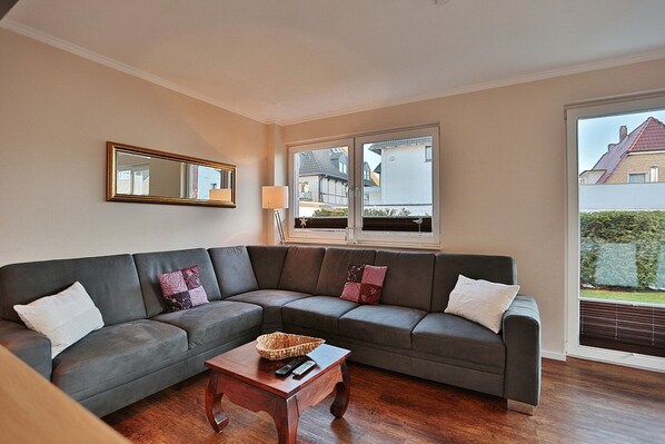 Unclassified image, 1 of 14, button