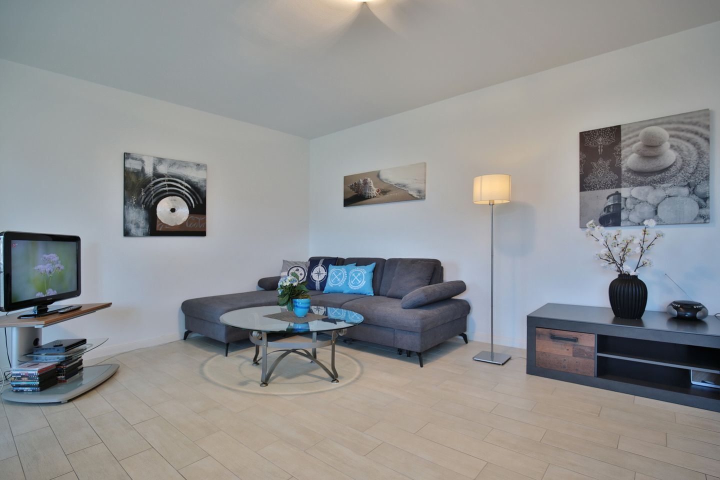 Fernseher, DVD-Player, Stereoanlage