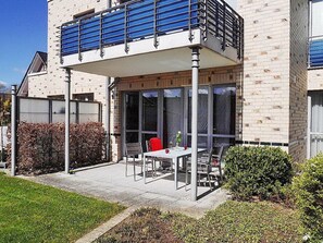 Unclassified image, 3 of 28, button