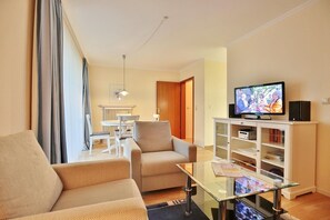 Fernseher, Stereoanlage