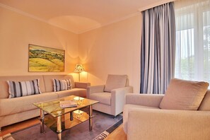 Fernseher, Stereoanlage