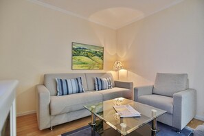 Fernseher, Stereoanlage