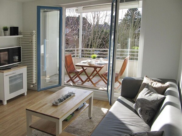 تلفزيون، مشغل دي في دي، ستيريو