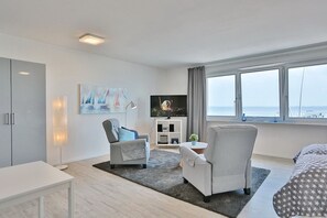 Unclassified image, 5 of 13, button