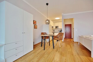 Unclassified image, 2 of 26, button