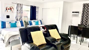 1 bedroom, iron/ironing board, WiFi (free), bed sheets