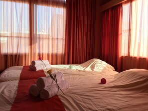 4 bedrooms, desk, iron/ironing board, free WiFi