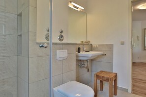 Uklassifisert bilde, 2 av 16, knapp