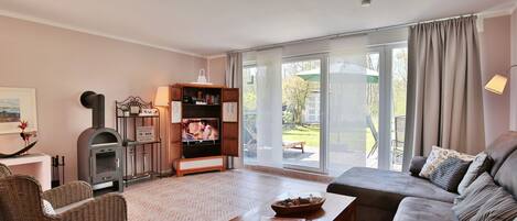 TV, fireplace, stereo