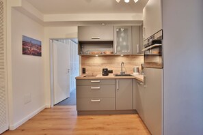 Unclassified image, 5 of 17, button