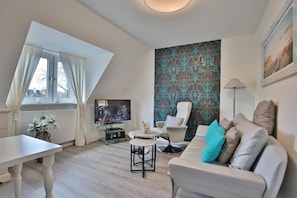 Televisión, reproductor de DVD y estéreo 