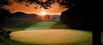  Large Private Lakefront Home w/HOT TUB. SWIM/BOAT/SKI/RELAX! Open year-round! 