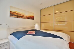 1 habitación, tabla de planchar con plancha y wifi 