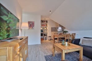 Fernseher, Stereoanlage