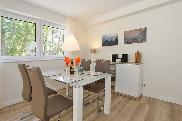 Unclassified image, 1 of 19, button