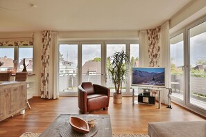 Unclassified image, 2 of 24, button