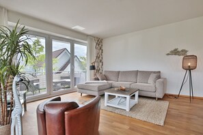 Télévision, lecteur de DVD, chaîne hi-fi