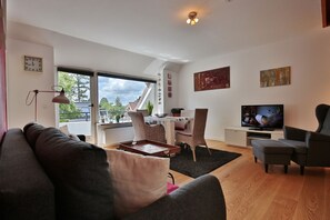 Tv, dvd-spelare och en stereo