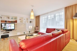 Imagen sin descripción, 3 de 28, botón