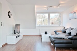 Unclassified image, 3 of 22, button