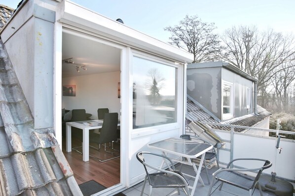 Outdoor dining - Emma's Seaside Apartments 2 - Emma's Seaside Apartments (Timmendorfer Strand)