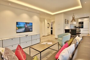 Fernseher, Stereoanlage