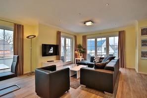 Unclassified image, 2 of 23, button