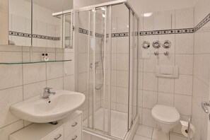 Unclassified image, 4 of 18, button