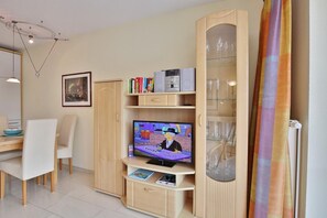 Unclassified image, 3 of 18, button