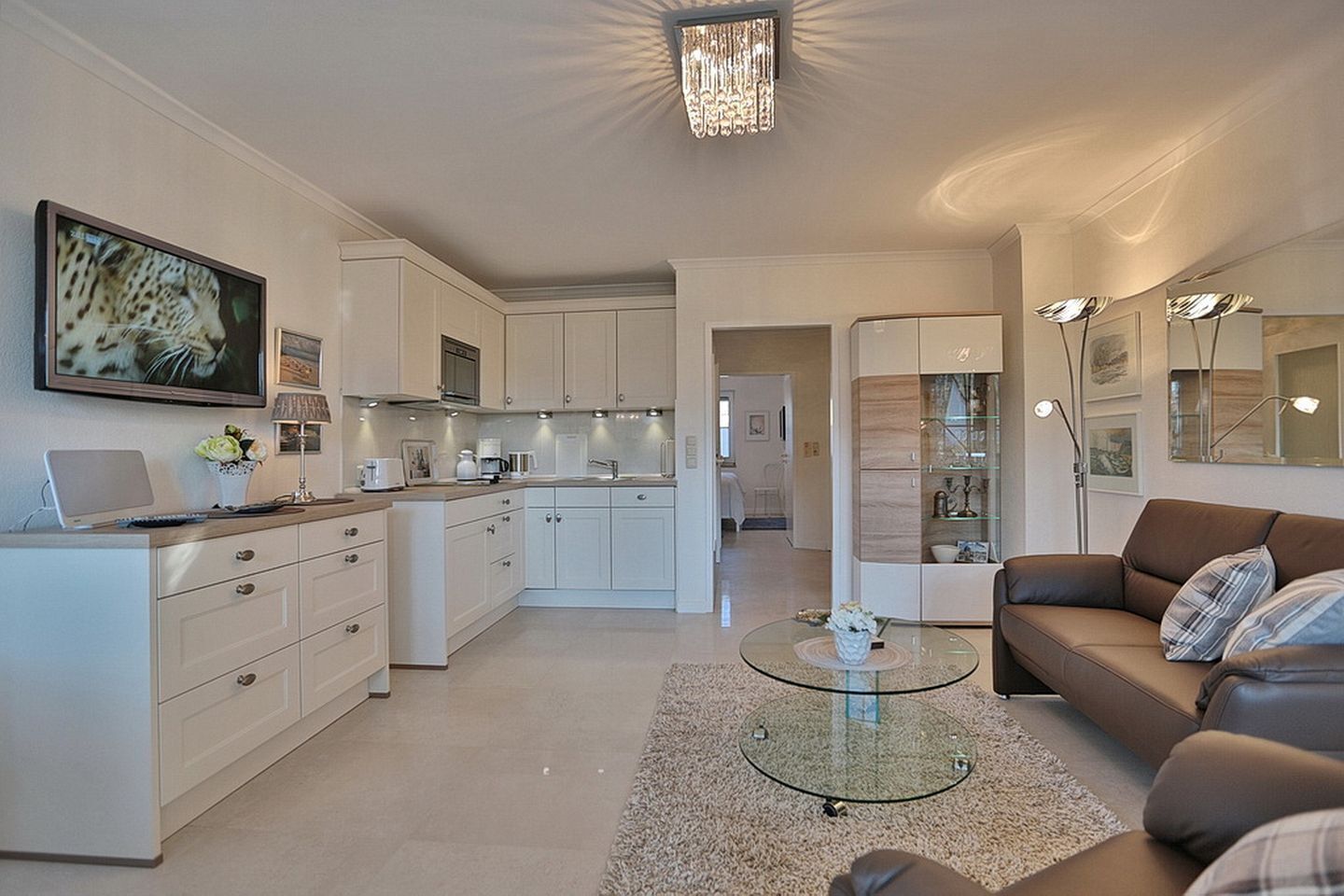 TV, DVD player, aparelho de som