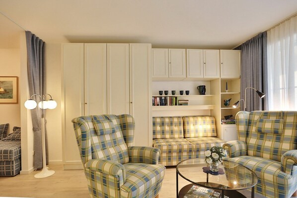 Imagen sin descripción, 1 de 16, botón